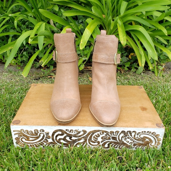 Beautiful Donald J. Pliner Natural/Neutral Leather Buckle Booties - Picture 3 of 13